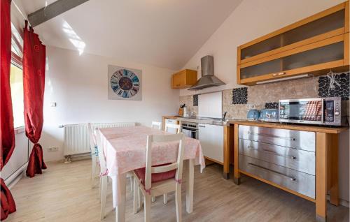 2 Bedroom Awesome Apartment In Zadar