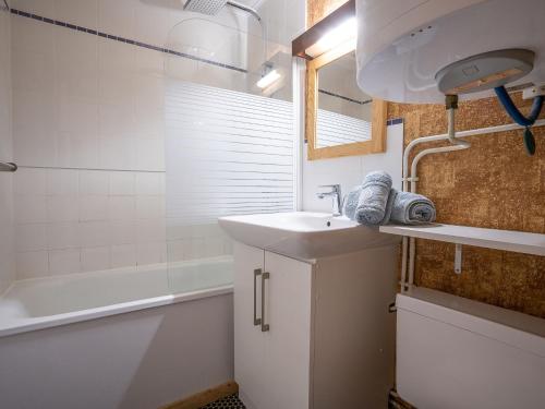 Apartment Asters 1215 Bâtiment B4 by Interhome