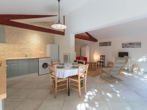 Η κουζίνα ή μικρή κουζίνα στο Holiday Home Domremy by Interhome