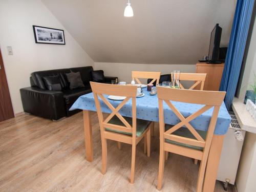 Χώρος καθιστικού στο Apartment Wattkieker by Interhome