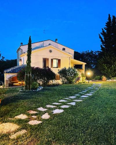 Κήπος έξω από το Casale la Civetta