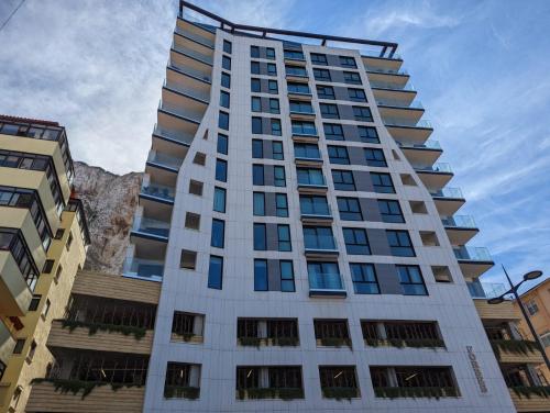 Imagen de la galería de Modern Apartment with Spa and Pool, en Gibraltar