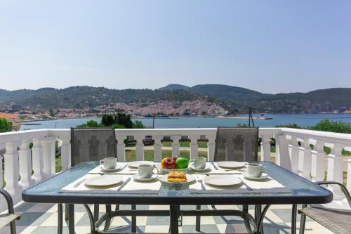 Villa Karavos Waterfront
