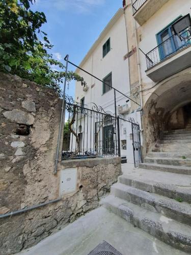 Το κτήριο όπου στεγάζεται  η παραθεριστική κατοικία