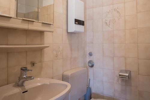 Ванна кімната в Appartement Brink Fichtenweg 43