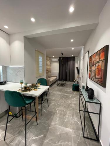 ThesSpacious Apartment