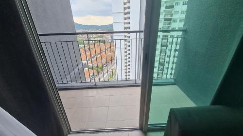 Balkón nebo terasa v ubytování NO TOURIST Comfortable 3 Room for 6pax KEPONG KL