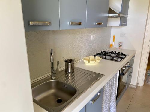 Kuchyň nebo kuchyňský kout v ubytování VIVIHOLIDAY