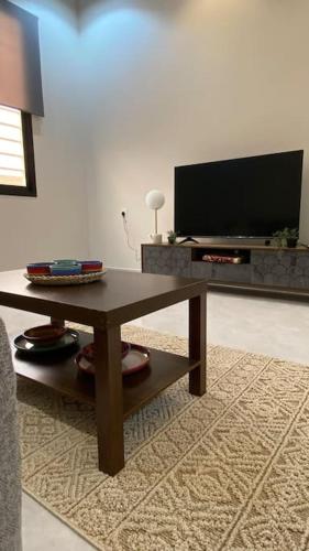טלויזיה ו/או מרכז בידור ב-Nirvana Luxury Apartments - Alqurayah شقة القُريَّة