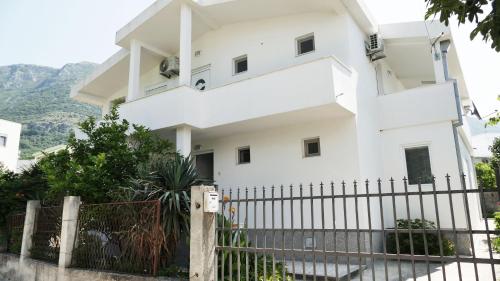 Imagen de la galería de Apartmani Scepanovic, en Sutomore