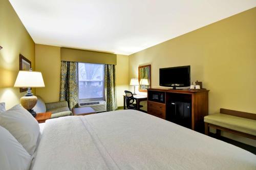 Katil atau katil-katil dalam bilik di Hampton Inn & Suites Charleston/Mt. Pleasant-Isle Of Palms