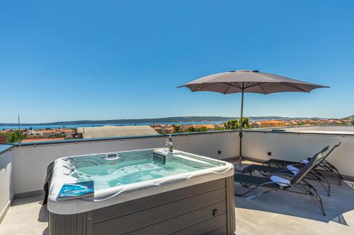 Rooftop New Castel 2023 Private Jacuzzi