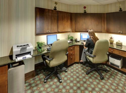 TV a/nebo společenská místnost v ubytování Hampton Inn & Suites Columbus Polaris