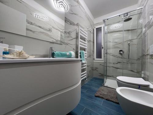 Koupelna v ubytování Casa vacanze Isola d' Elba Capoliveri La finestra nel blu