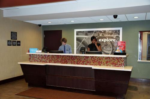 Hampton Inn & Suites Cincinnati / Uptown - University Area Image