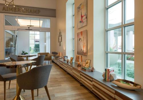 DoubleTree by Hilton Hotel Dallas - Love Field Image