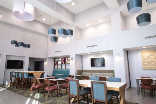 Hampton Inn and Suites Dallas/Lewisville-Vista Ridge Mall, Lewisville ...