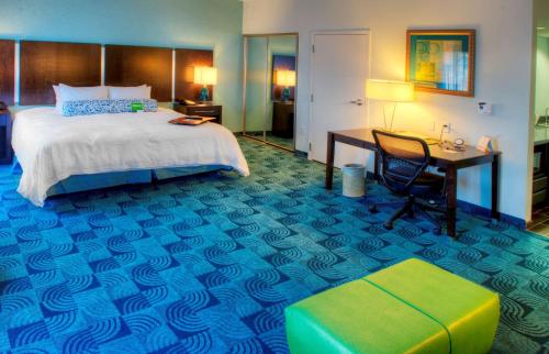 Hampton Inn and Suites Dallas/Lewisville-Vista Ridge Mall, Lewisville ...