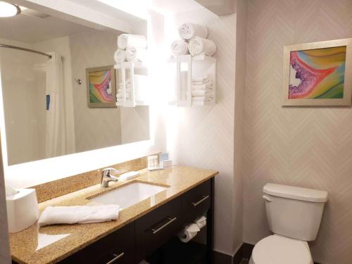 O baie la Hampton Inn Greensburg
