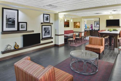 Hampton Inn Hinesville – Photos 5