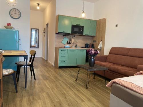 Kuchyň nebo kuchyňský kout v ubytování Štýlový apartmán A409 v centre NR, parkovanie v cene
