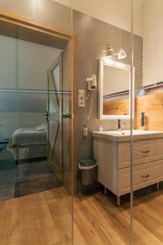 Koupelna v ubytování Sztygarka Hetmańska Resort Solina