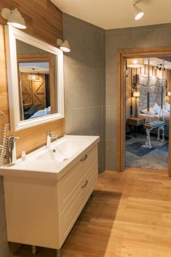 Koupelna v ubytování Sztygarka Hetmańska Resort Solina