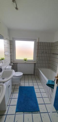 Koupelna v ubytování Ferienwohnung Ronneburg