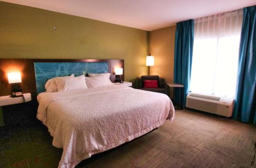 Hampton Inn & Suites Jacksonville Beach Boulevard/Mayo Clinic Image