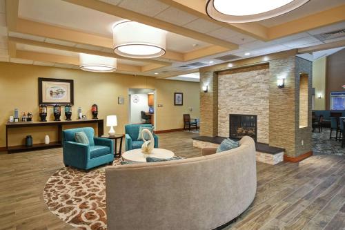 Χώρος καθιστικού στο Homewood Suites by Hilton Lancaster