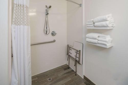 Ένα μπάνιο στο Hampton Inn Livermore