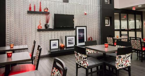 Hampton Inn & Suites Orlando-John Young Parkway/South Park Image