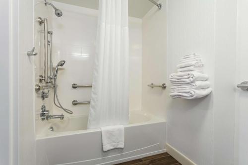 Ένα μπάνιο στο Hampton Inn Manassas