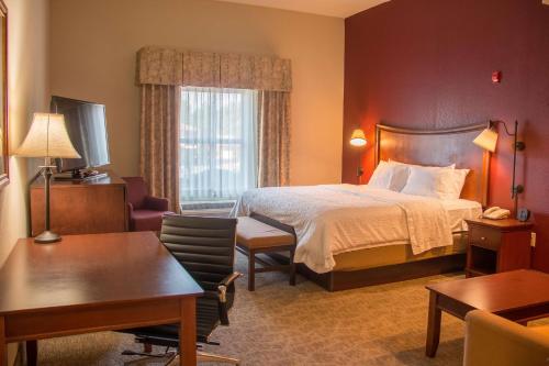 Cama o camas de una habitación en Hampton Inn Murphy