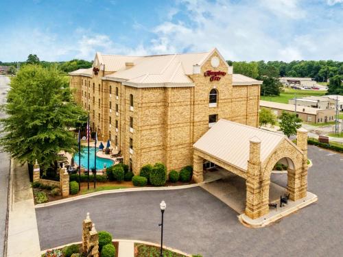 Hampton Inn Newberry Opera House – Photos 3