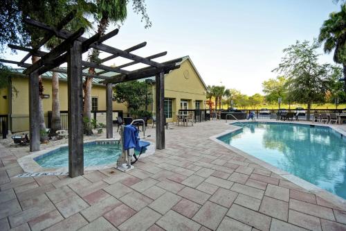 La alberca dentro o cerca de Homewood Suites by Hilton Ocala at Heath Brook