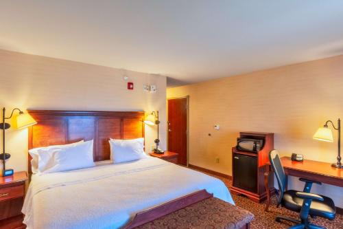 Postel nebo postele na pokoji v ubytování Hampton Inn Rawlins