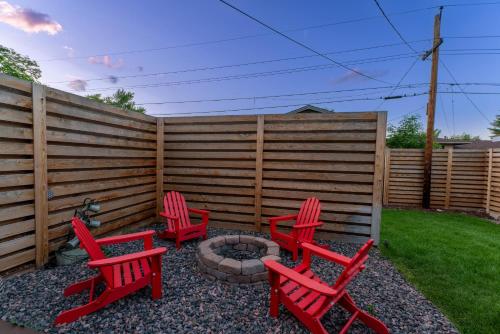 Pet Friendly w Hot Tub & Firepit – Photos 3