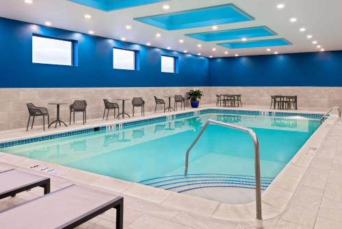 Bazén v ubytování Hampton Inn Salisbury nebo v jeho okolí