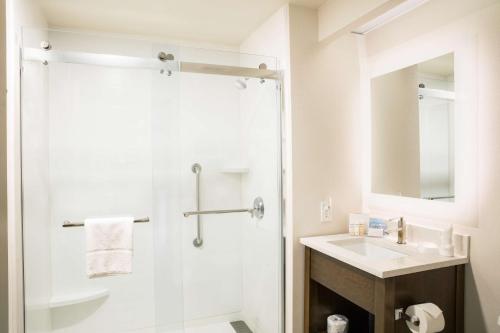 Hampton Inn & Suites Seattle-Downtown Image