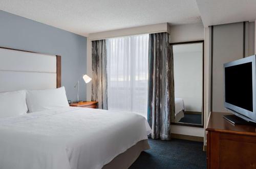 Μια τηλεόραση ή/και κέντρο ψυχαγωγίας στο Homewood Suites by Hilton Seattle Downtown