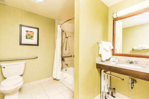 Koupelna v ubytování Hilton Garden Inn St. George