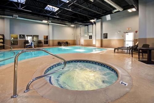 Бассейн в Homewood Suites by Hilton Salt Lake City - Midvale/Sandy или поблизости
