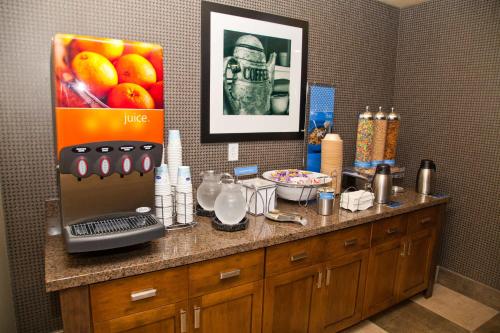 Παροχές για τσάι/καφέ στο Hampton Inn & Suites Salinas