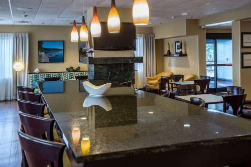 Posezení v ubytování Hampton Inn Somerset