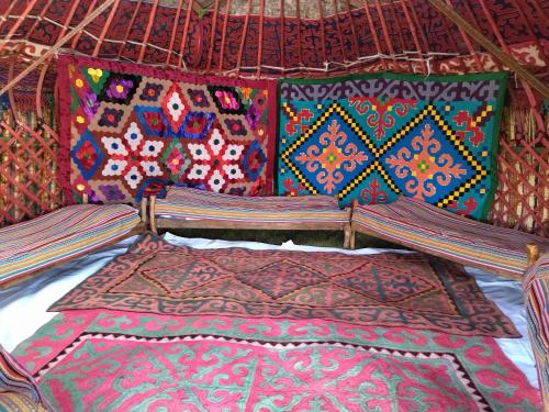 Voodi või voodid majutusasutuse Son-Kul Northen yurt camp toas