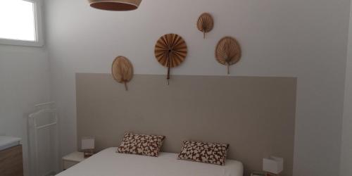 Postel nebo postele na pokoji v ubytování FACE A LA MER