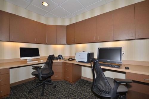 TV a/nebo společenská místnost v ubytování Hampton Inn and Suites Tulsa/Catoosa