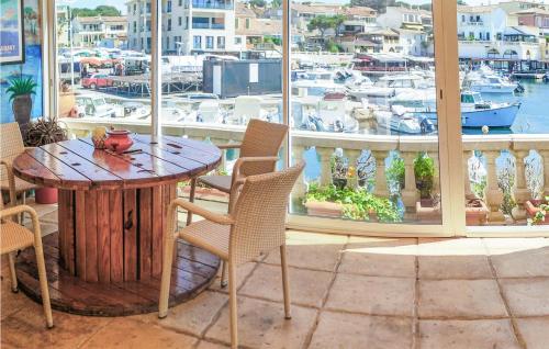 Amazing Home In Sausset-Les-Pins