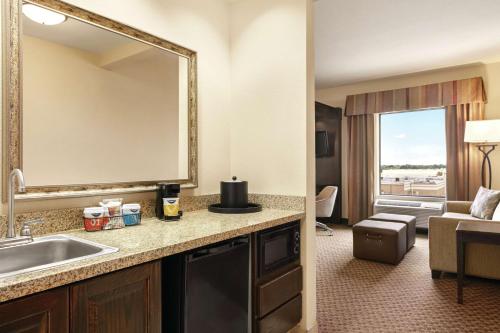 Χώρος καθιστικού στο Hampton Inn & Suites Enid